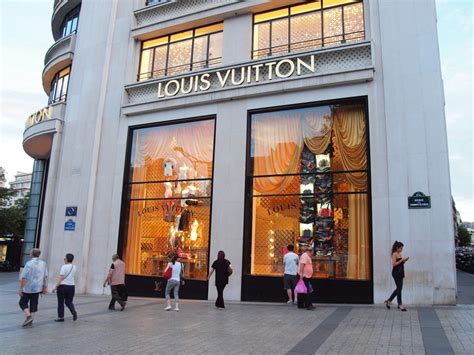 Ultimate Guide to Shopping at Louis Vuitton in Paris